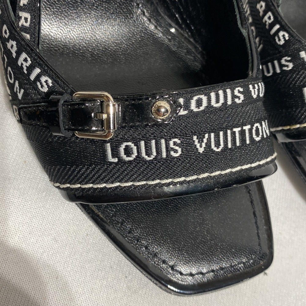 Louis Vuitton - Picture 3 of 9